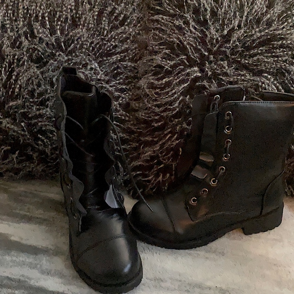 Yoki, Fall Weather, 7.5 Women’s Mid Black Boots, Never Worn